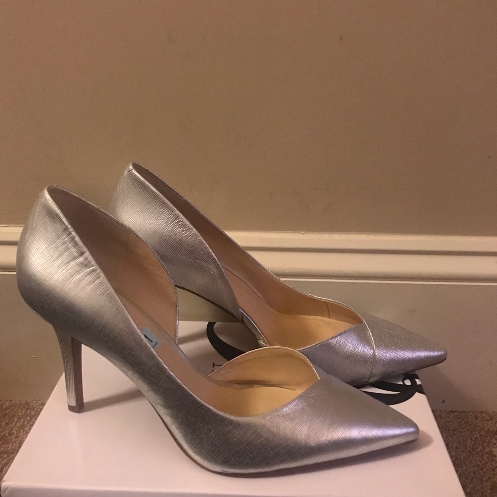 Shoes - Picture 2 of 3